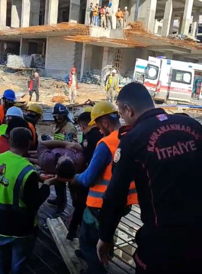 insaattaki-iskele-coktu-yarali-var