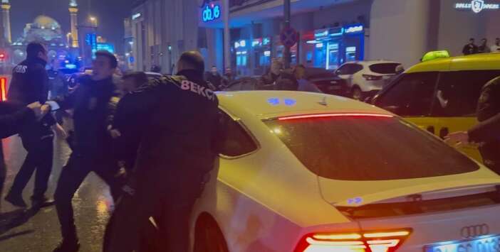 sokak-ortasinda-linc-girisimi-polisler-boyle-kurtardi