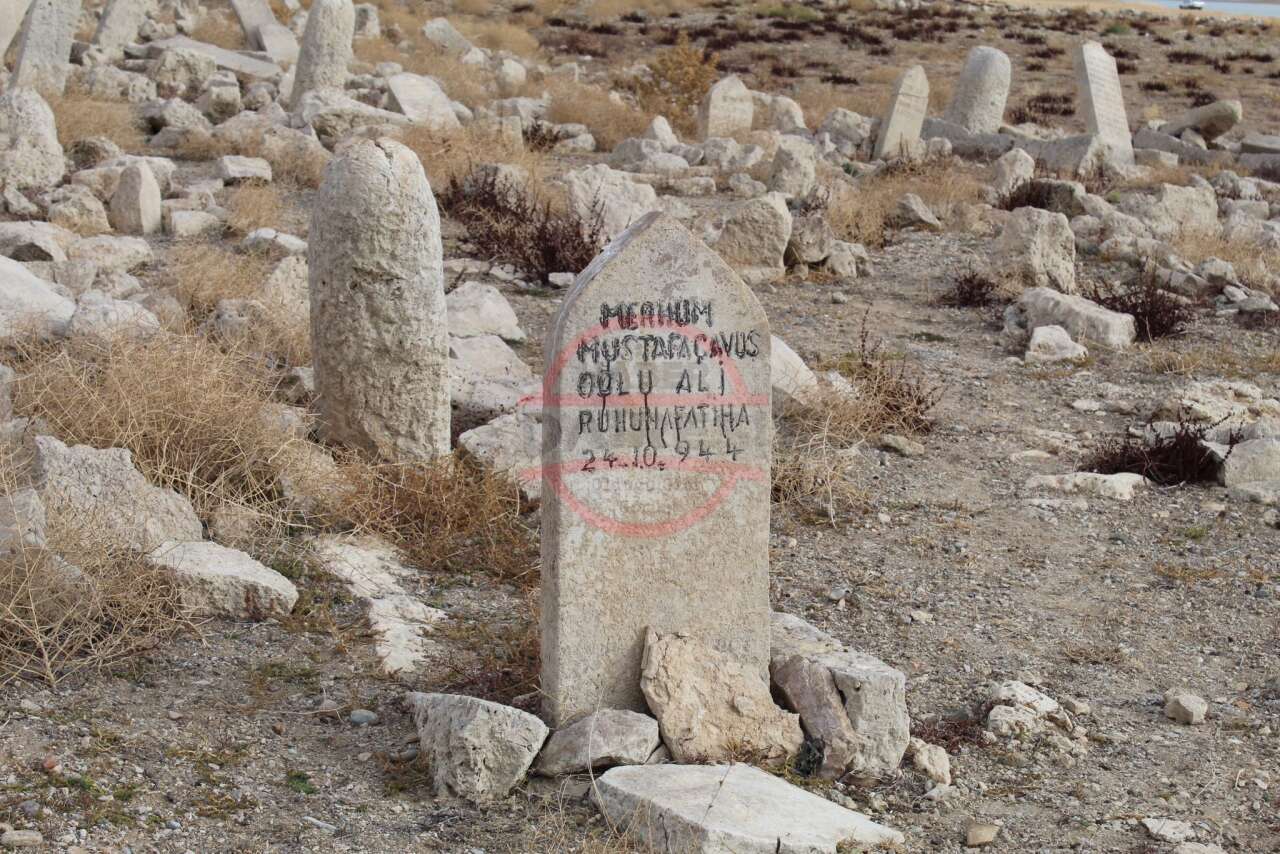 konyada-kuraklik-gecmisi-yuzeye-cikardi-apa-baraji