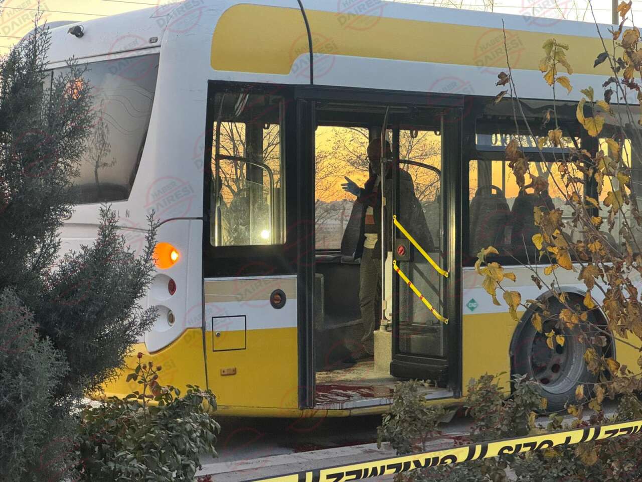 konyada-otobuste-saldiri-esinin-yaninda-bicaklandi