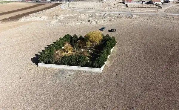 konyadaki-bu-mezarda-40-bebek-yatiyor-cennet-kuslari-ona-emanet-kulu