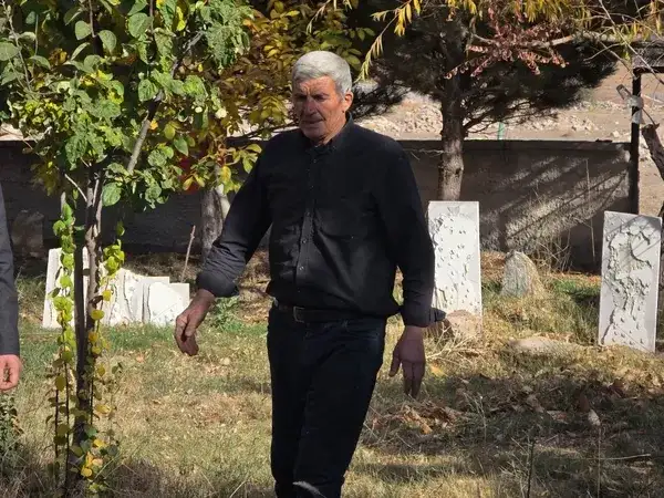 konyadaki-bu-mezarda-40-bebek-yatiyor-cennet-kuslari-ona-emanet-kulu