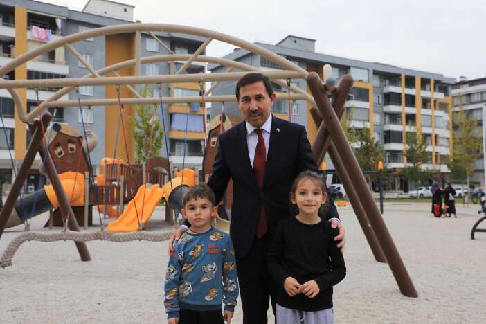 konyali-minik-teniscilere-ak-partili-vekilden-ziyaret