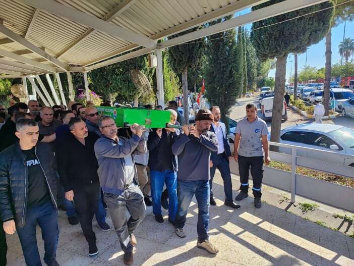 12-yasindaki-mirac-camin-cenaze-namazini-babasi-ustlendi