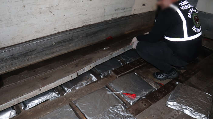 bir-haftada-1-ton-uyusturucu-gumruk-ekipleri-kacakcilari-cokertti