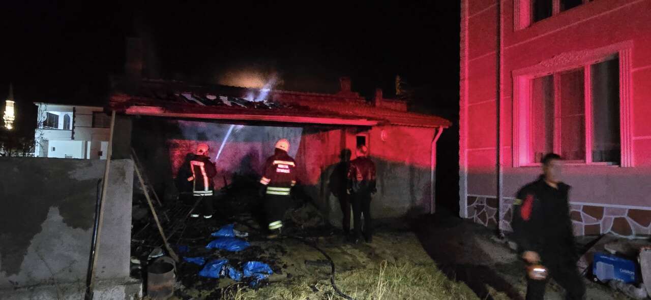 konyada-korkutan-yangin-kullanilamaz-hale-geldi-yunak