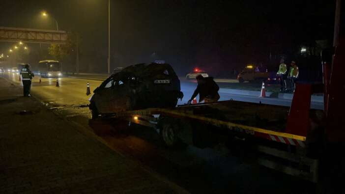 aydinlatma-diregine-carpan-otomobil-takla-atti-arac-hurdaya-dondu