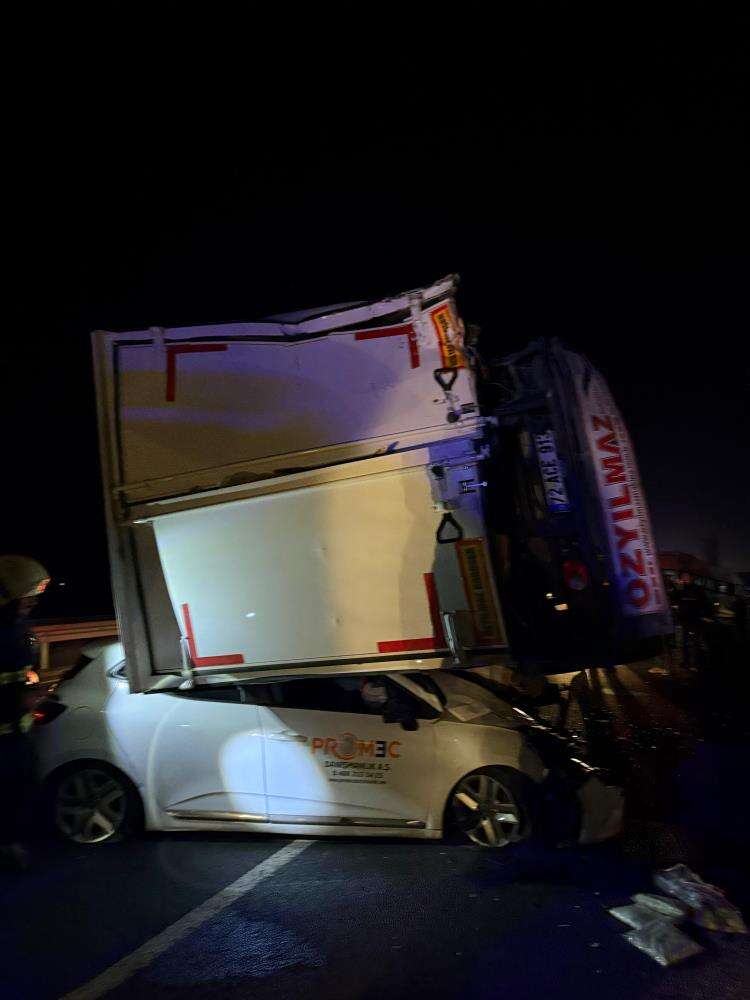 diyarbakir-bismilde-zincirleme-kaza-olu-ve-yaralilar-var