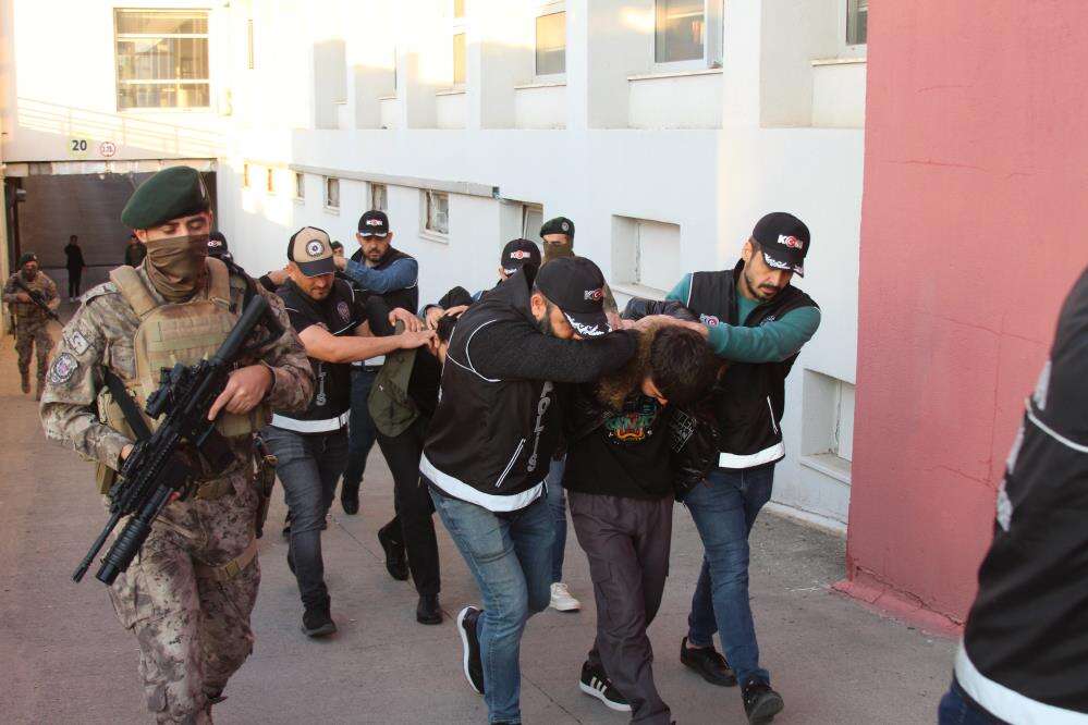 firari-uclu-konyada-yakalandi-baygaralar-operasyonunda-yeni-perde-003