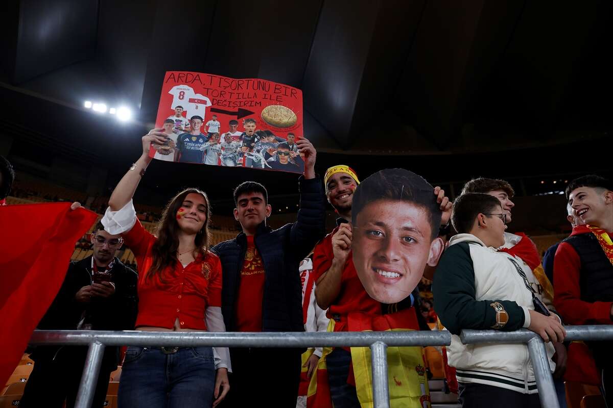 ispanyollarin-arda-guler-hayranligi-pankartlara-yansidi