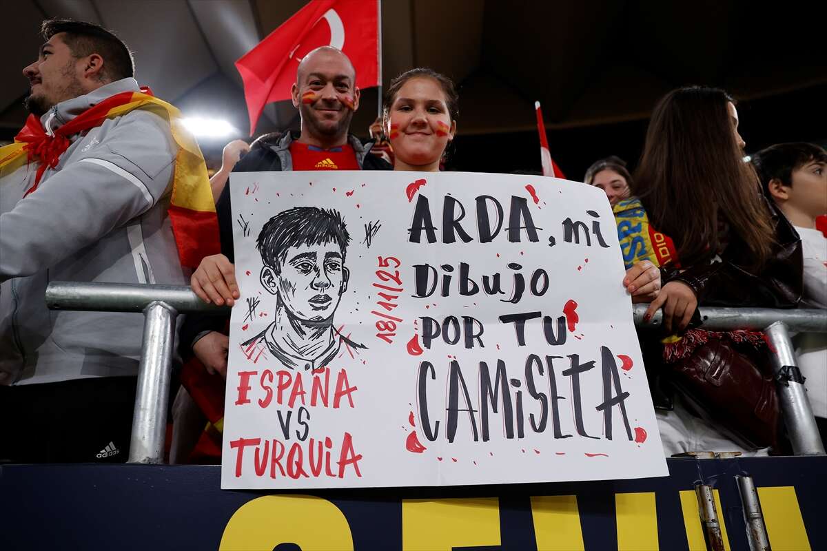 ispanyollarin-arda-guler-hayranligi-pankartlara-yansidi