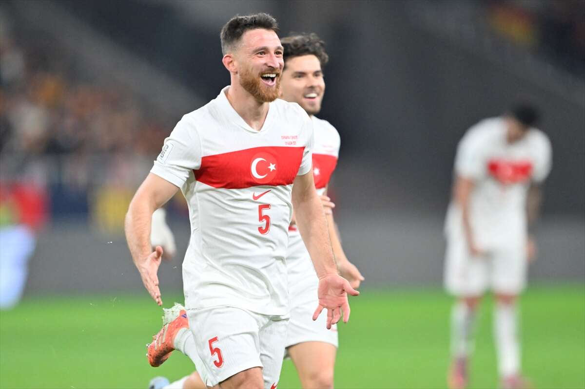 ispanyollarin-arda-guler-hayranligi-pankartlara-yansidi