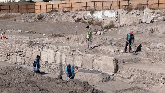 konyanin-kalbinden-selcuklu-doneminin-guc-simgeleri-cikti