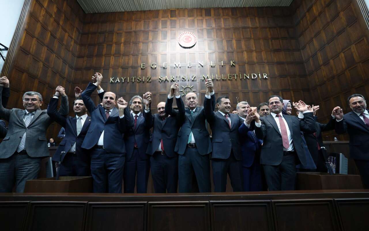 sarayonu-belediye-baskani-necati-koc-ak-partiye-katildi