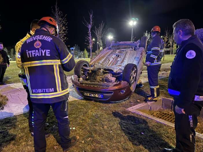 trafik-kitlendi-4-kisi-hastanelik-oldu