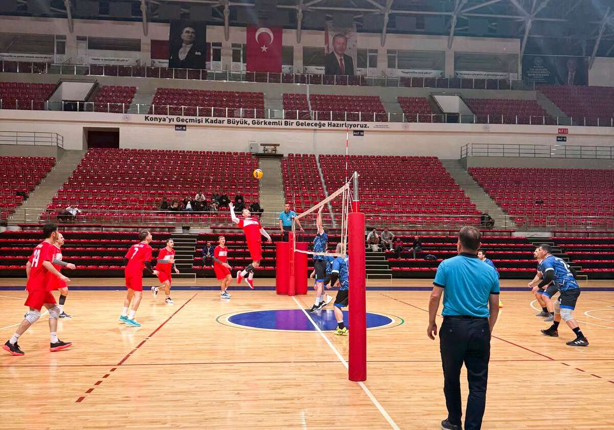 voleybolun-kalbi-konyada-atiyor