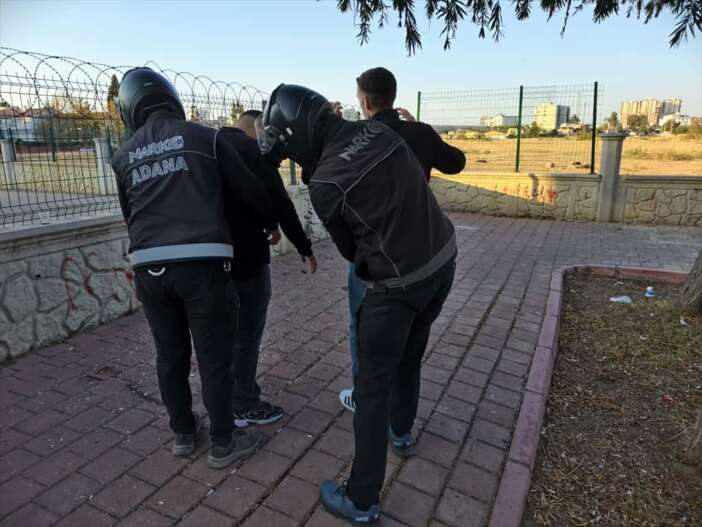 4-mahallede-yapilan-operasyonda-20-kisi-gozaltina-alindi