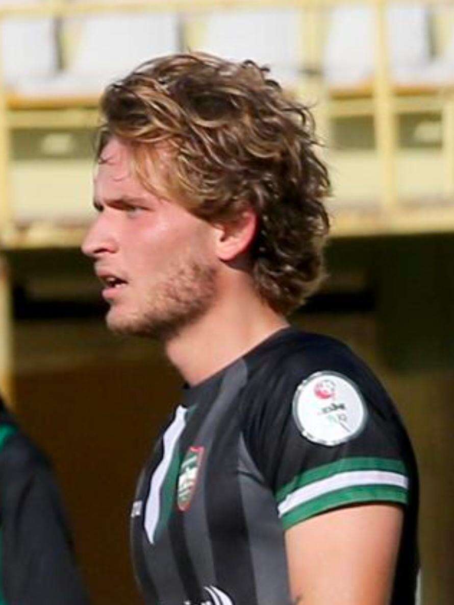 bahis-cezasi-alan-futbolcu-unlu-sarkicinin-kardesi-cikti