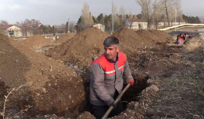 dikkat-ceken-kis-hazirligi-500-mezar-kazildi