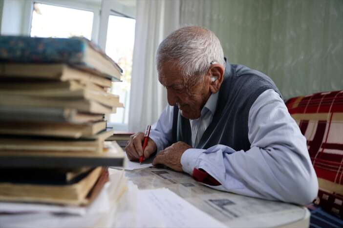 konyada-askindan-okuma-yazma-ogrendi-sair-oldu