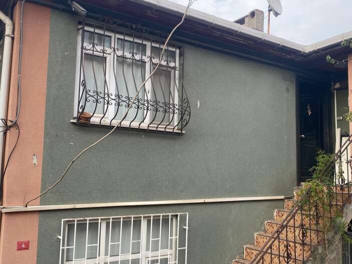 ruhsatsiz-yapida-catlak-panigi-uc-katli-2-bina-bosaltildi