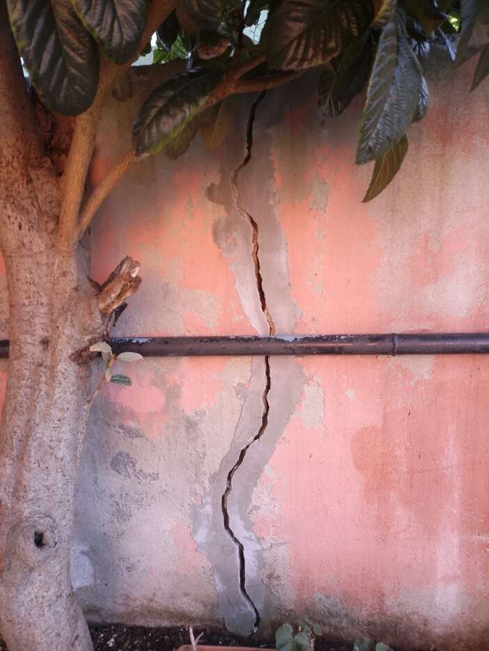 ruhsatsiz-yapida-catlak-panigi-uc-katli-2-bina-bosaltildi