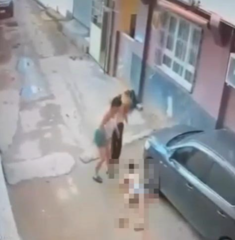 yasak-iliski-cinayetinde-yeni-iddia-yari-ciplak-sokaga-kacan-oglunu-uykusunda-bicaklamislar