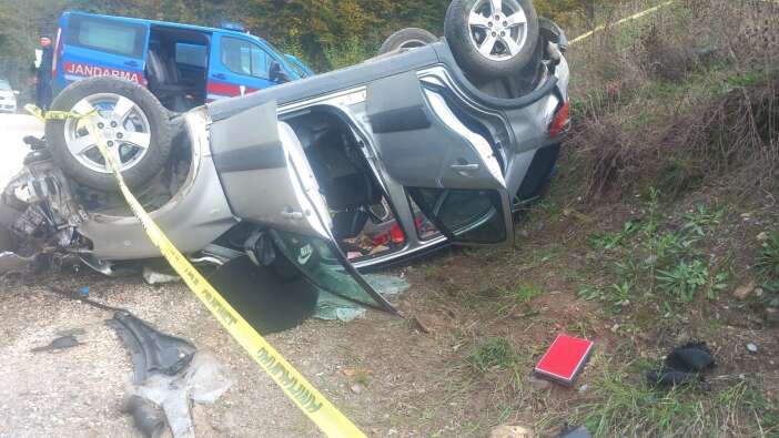 ayni-kazada-olum-ayirdi-anne-dun-oglu-bugun-topraga-verildi