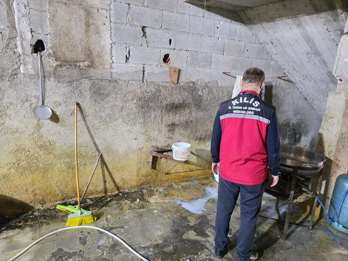 burada-uretip-vatandasa-yediriyorlardi-ekipler-baskin-yapti