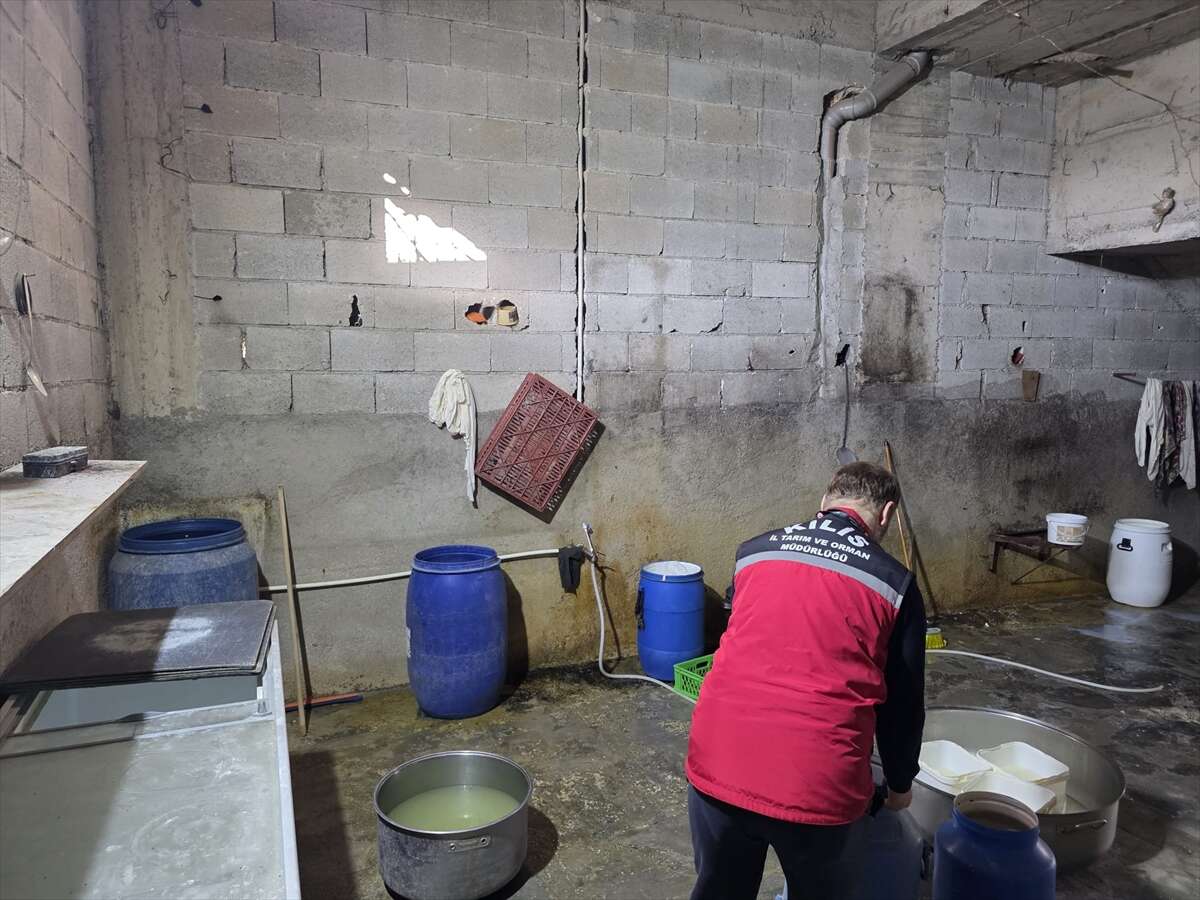 burada-uretip-vatandasa-yediriyorlardi-ekipler-baskin-yapti