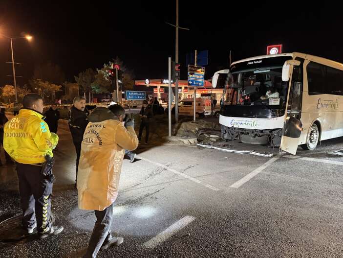ezgi-karael-oldu-tur-otobusu-kazasinda-olu-ve-yaralilar-var