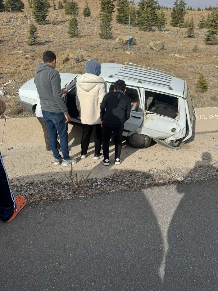 konya-seydisehir-yolunda-iki-arac-carpisti-durumu-agir