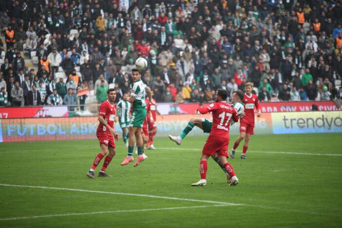 konyaspor-ile-antalyasporun-kritik-karsilasmasi