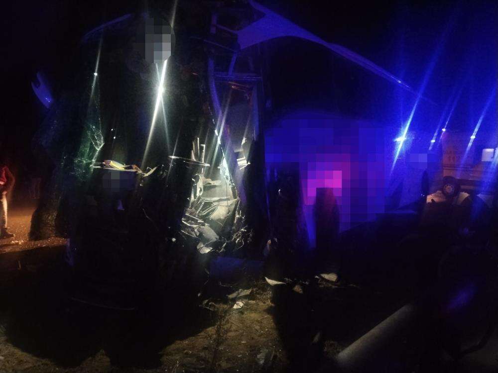 yolcu-otobusu-minibusle-carpisti-cok-sayida-yarali-var