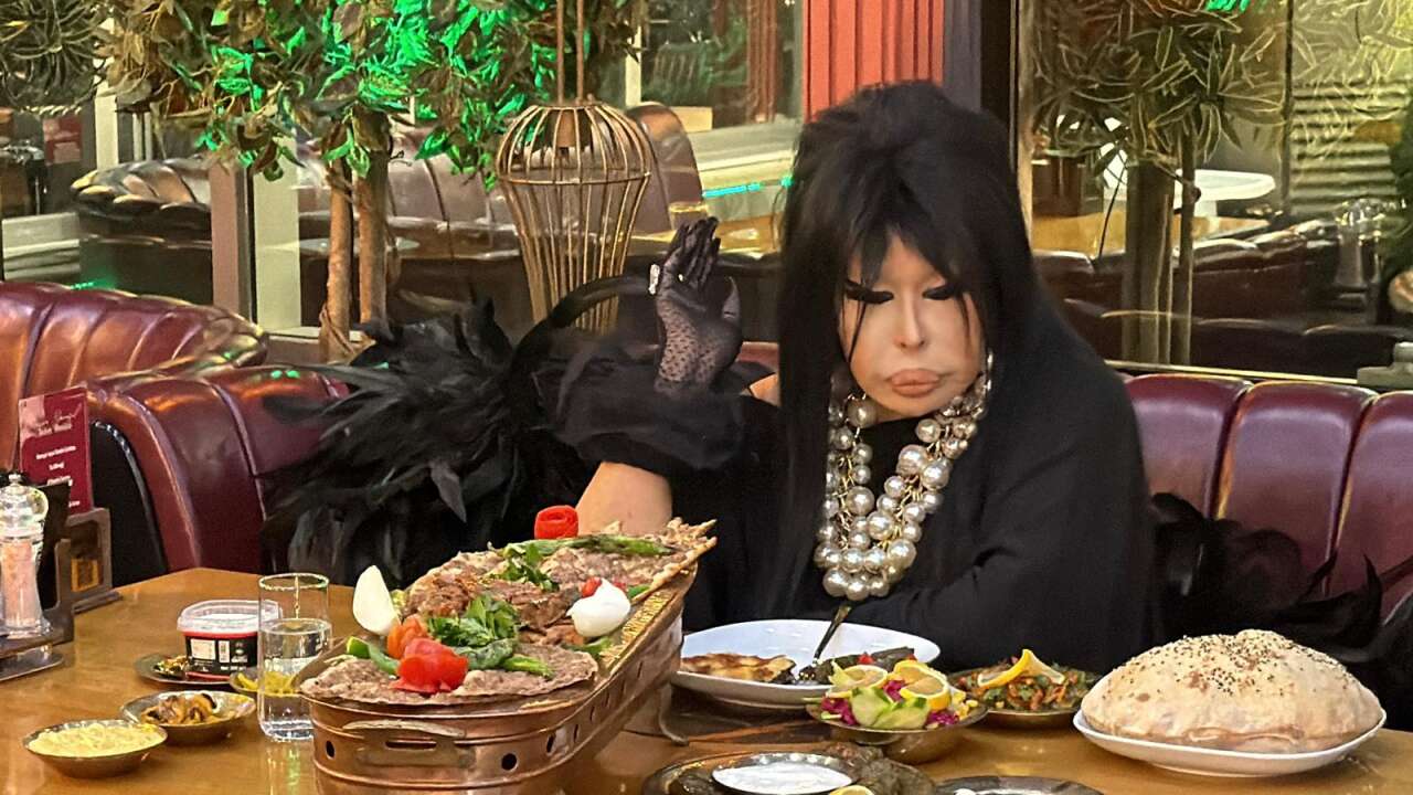 bulent-ersoy-konyada-gece-yarisi-kebapci-actirip-karnini-doyurdu