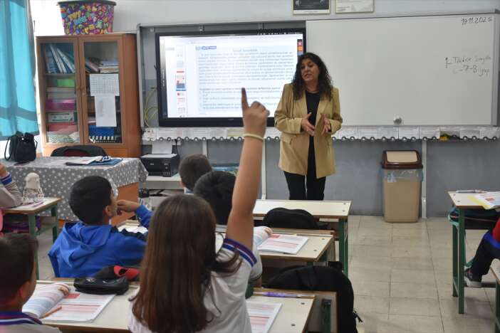 konyada-anne-ile-kizi-ayni-okulda-ogretmen