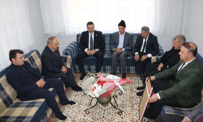 konyada-sehit-ogretmenin-ailesine-ziyaret