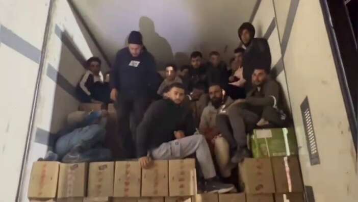 tirin-icinden-cikanlar-tutuklatti