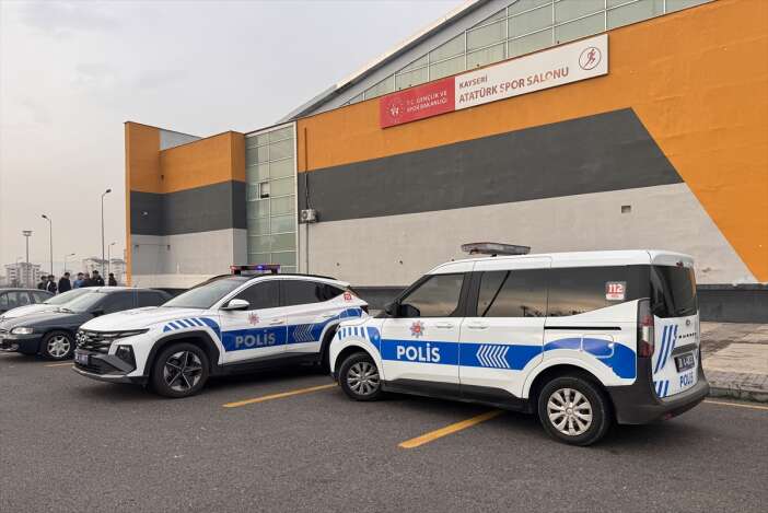 voleybol-turnuvasinda-3-ogrenci-bicaklandi