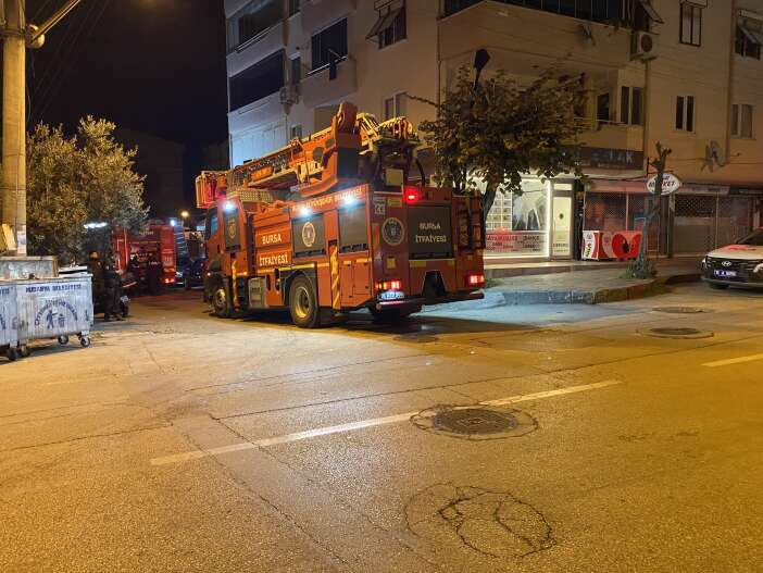 yangin-kabusu-cig-gibi-buyuyor-ayni-apartmanda-6