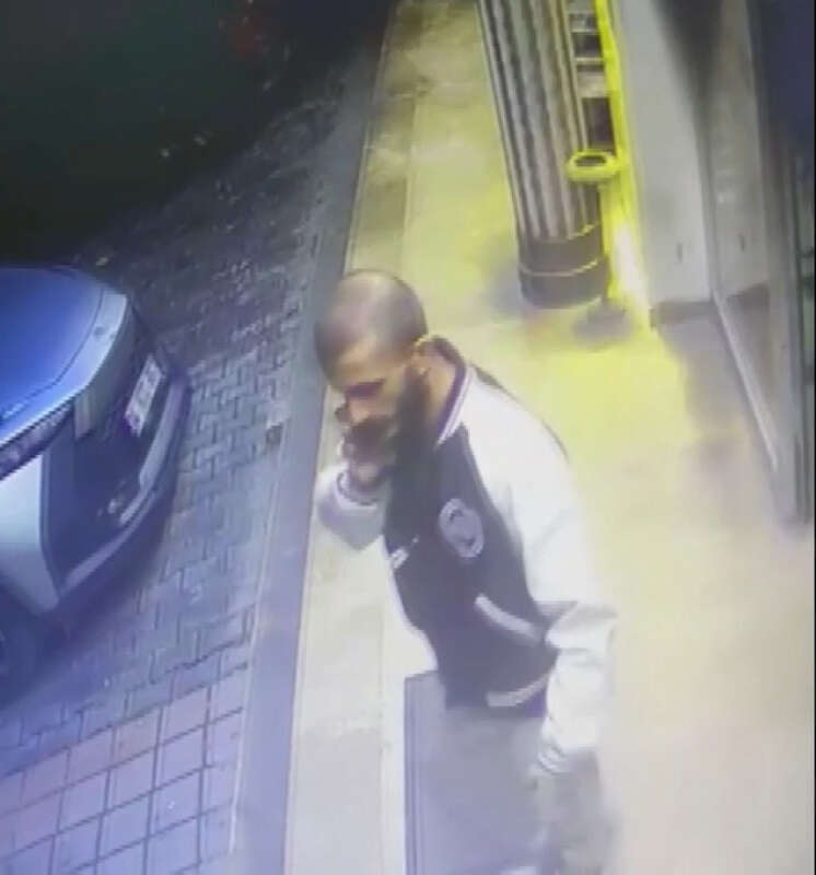 3-kisiyi-olduren-seri-katilin-kasiyerin-elini-sikip-soyledikleri-kan-dondurdu