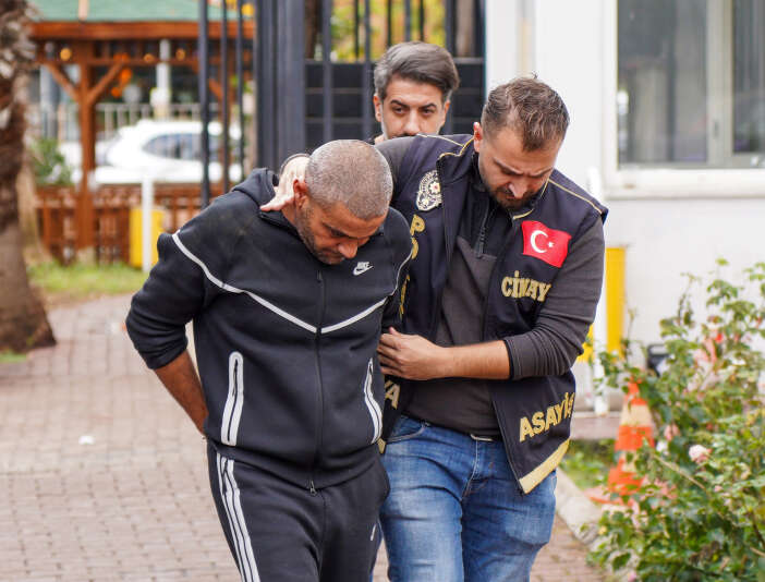 kafede-husumet-kavgasi-israil-vatandasi-adam-kuzenini-kursun-yagmuruna-tuttu