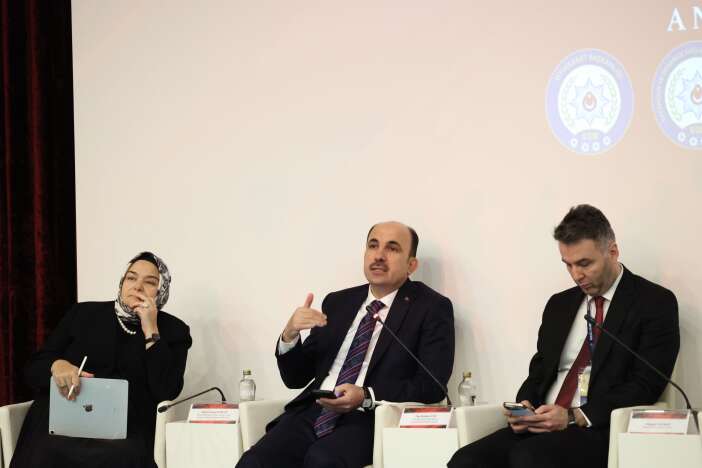 konyanin-goc-yonetimi-uluslararasi-sahneye-cikti