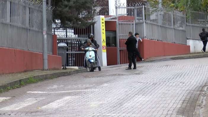 okul-cikisinda-dehset-o-anlar-kamerada