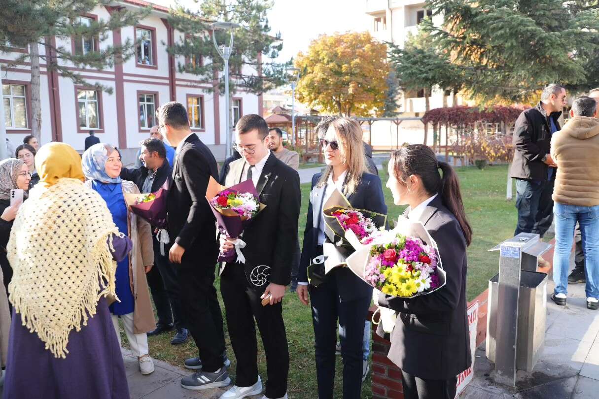 romadan-konyaya-gelen-zafer-ilginli-ogrenciler-dunya-sampiyonu-oldu