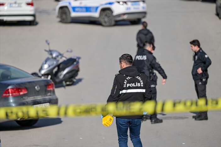 adliye-onunde-dehset-anlari-5-kisi-bicaklandi