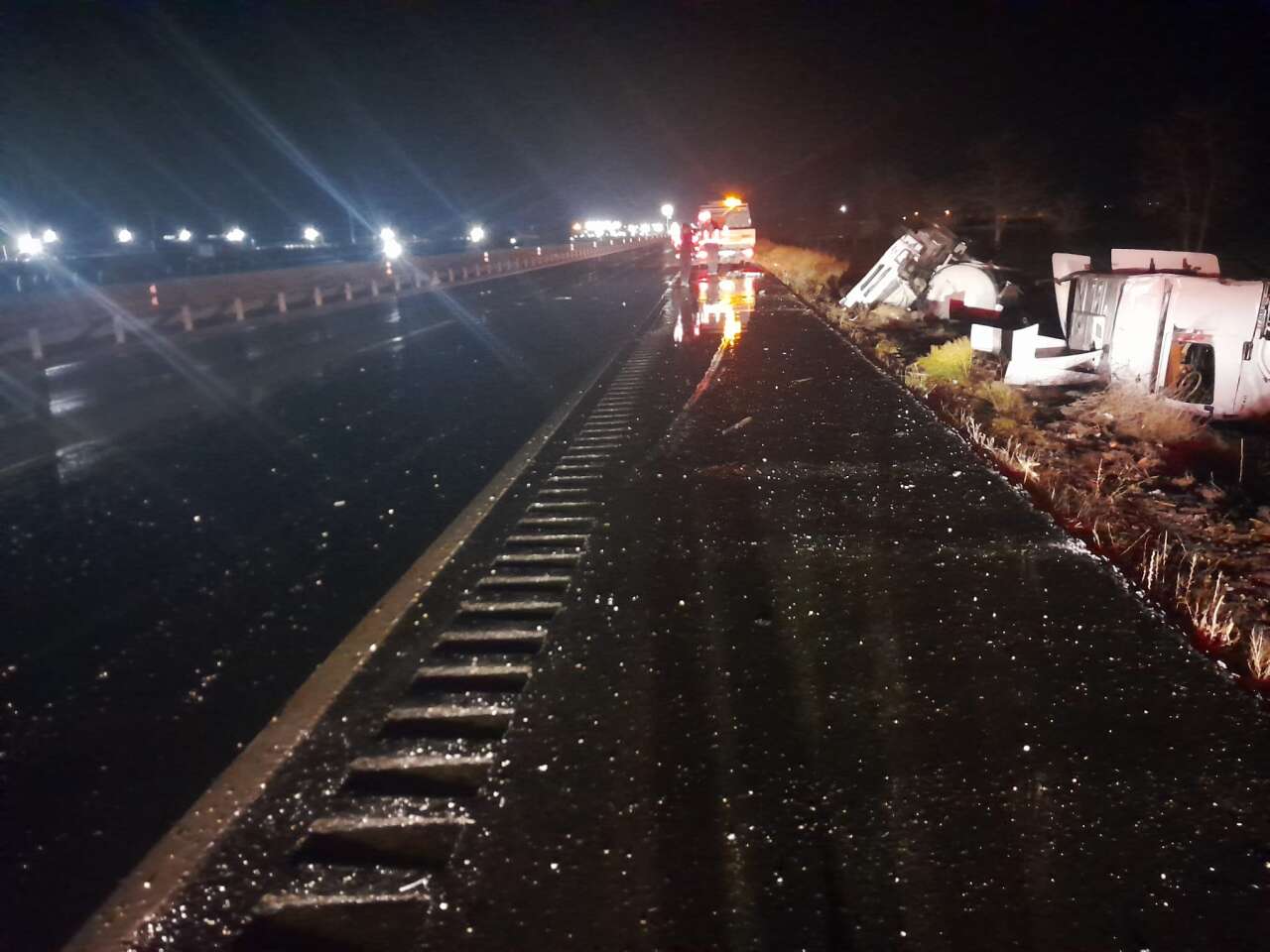 konyada-tira-carpan-zeytinyagi-yuklu-tanker-devrildi