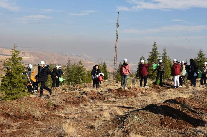 konyadaki-ogretmenlere-gelecek-hediye-edildi