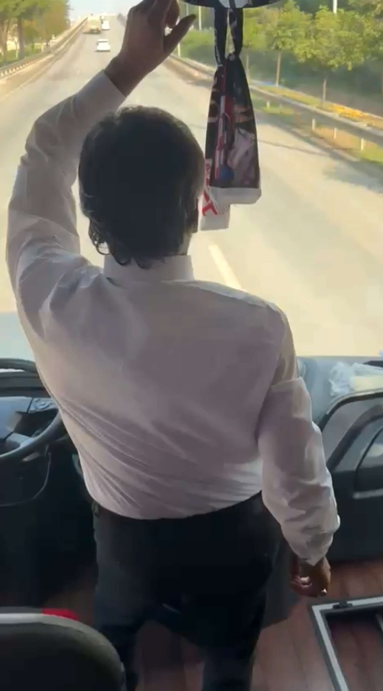 konyaspor-macina-taraftar-tasiyan-sofore-ceza-yagdi