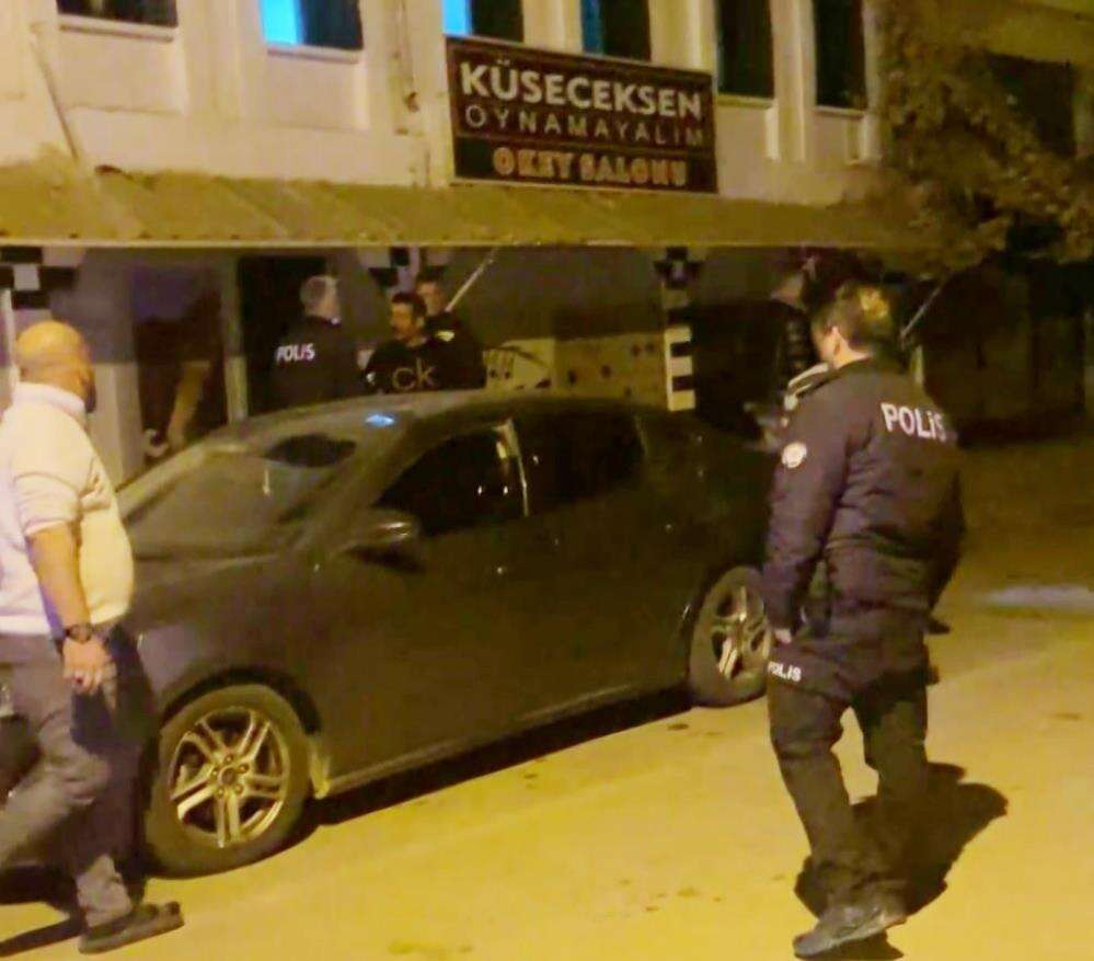 kuseceksen-oynamayalim-diyerek-oturduklari-kahvehanede-kavga-ettiler